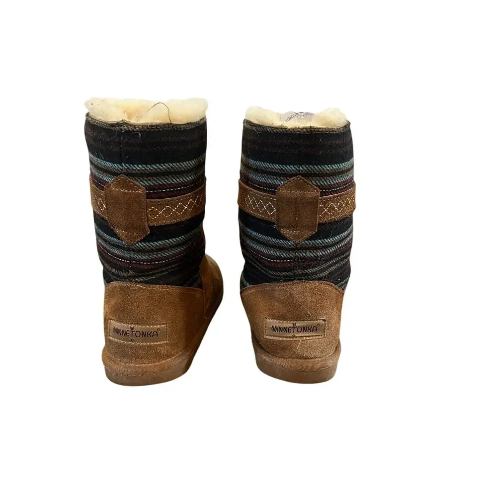 Minnetonka Women's size 7 Boots